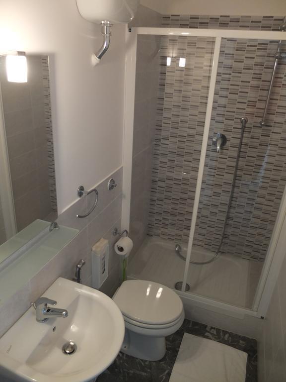 Maxim Rooms Roma Ngoại thất bức ảnh