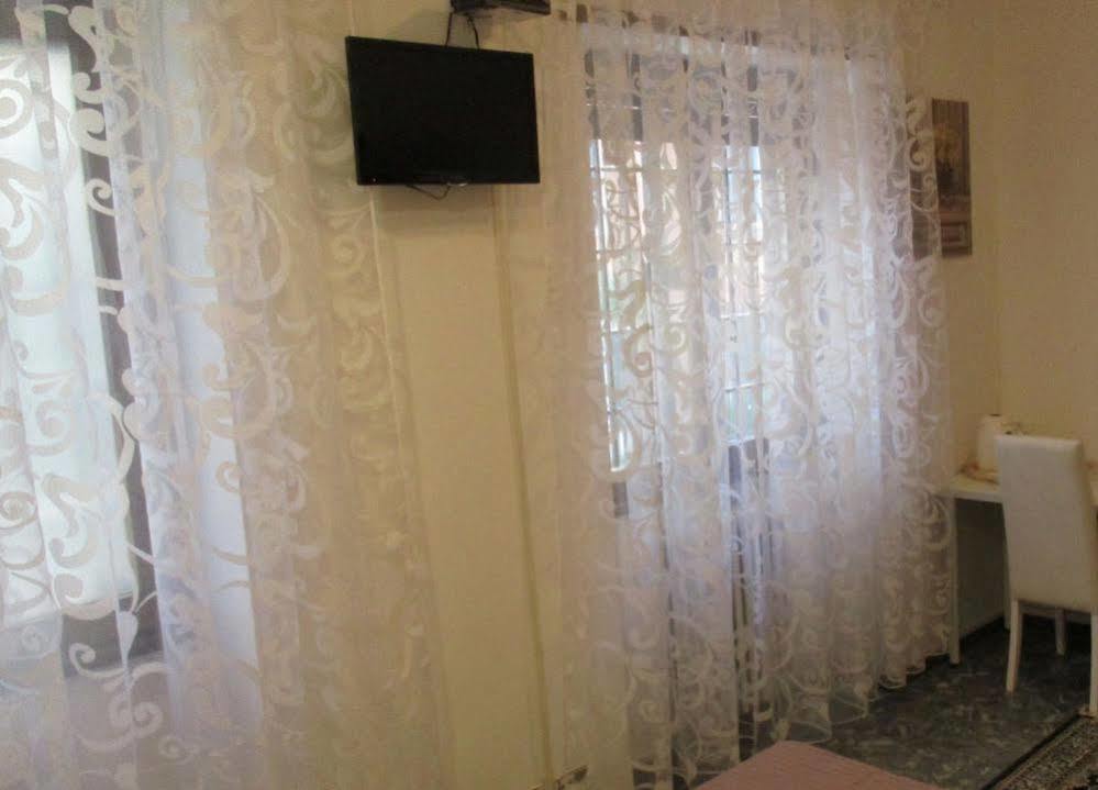 Maxim Rooms Roma Ngoại thất bức ảnh