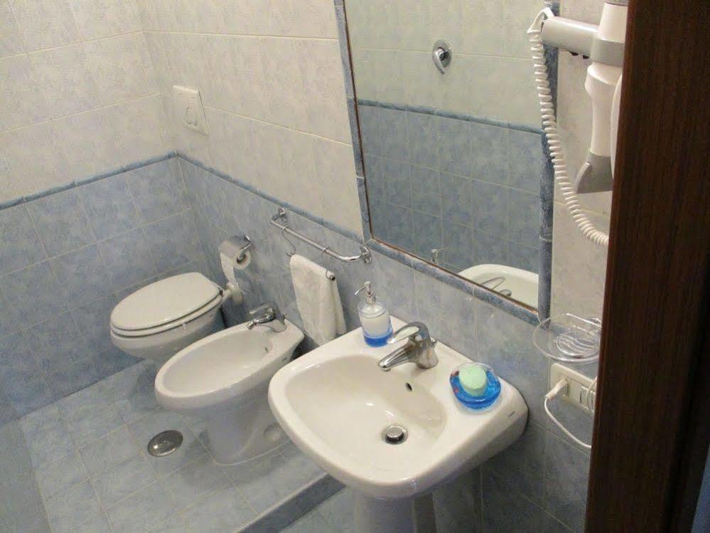 Maxim Rooms Roma Ngoại thất bức ảnh