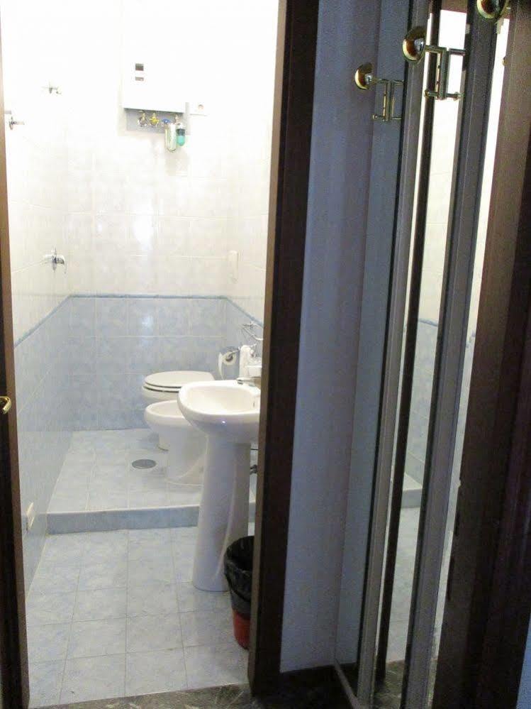 Maxim Rooms Roma Ngoại thất bức ảnh
