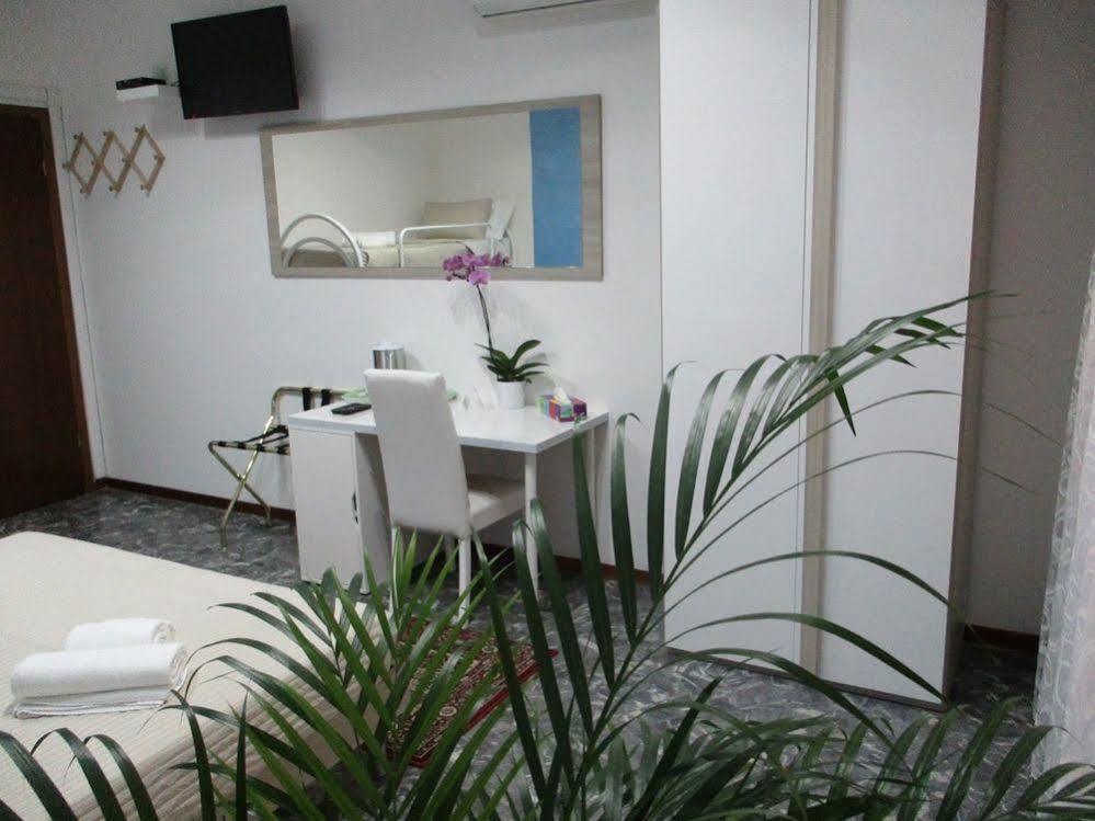 Maxim Rooms Roma Ngoại thất bức ảnh