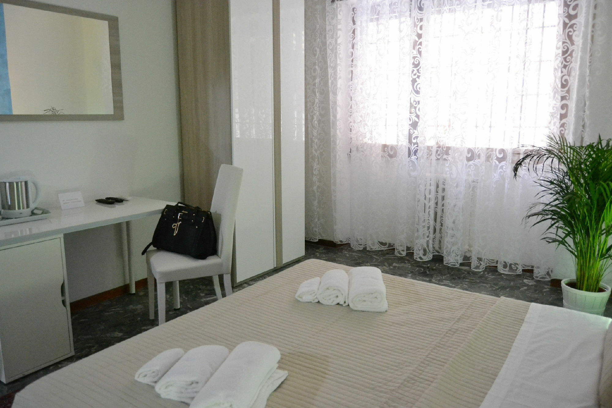 Maxim Rooms Roma Ngoại thất bức ảnh