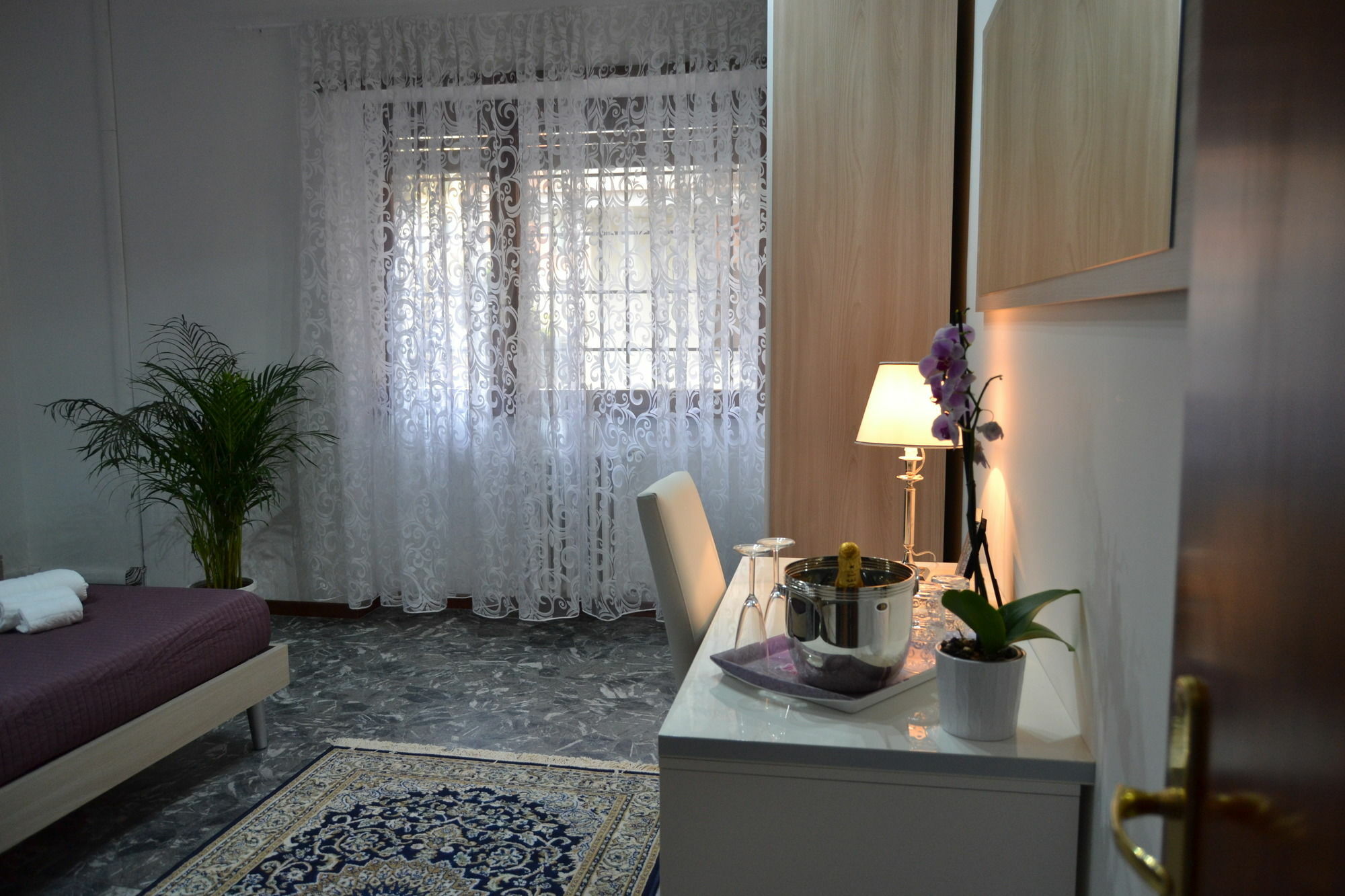 Maxim Rooms Roma Ngoại thất bức ảnh