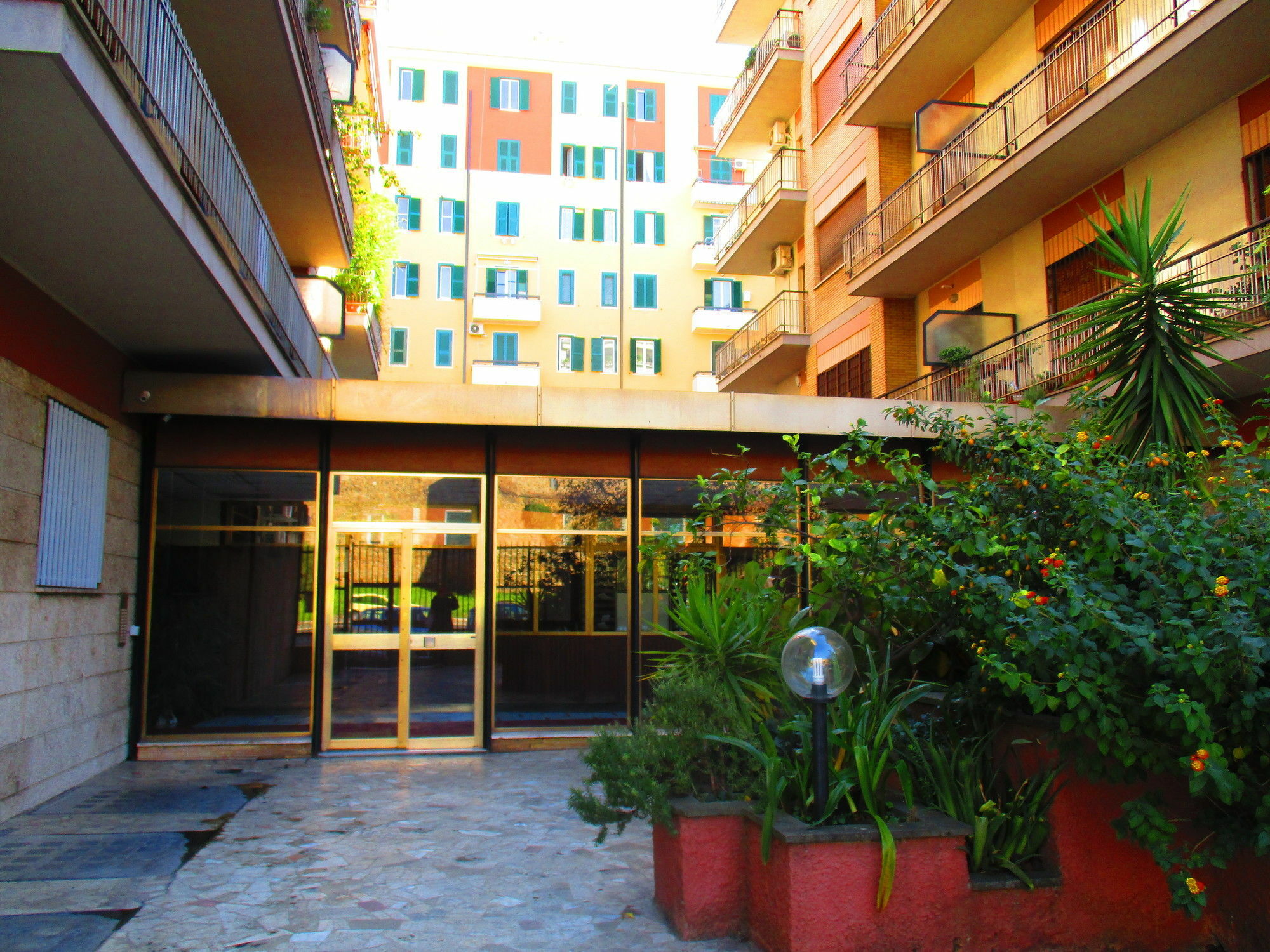 Maxim Rooms Roma Ngoại thất bức ảnh