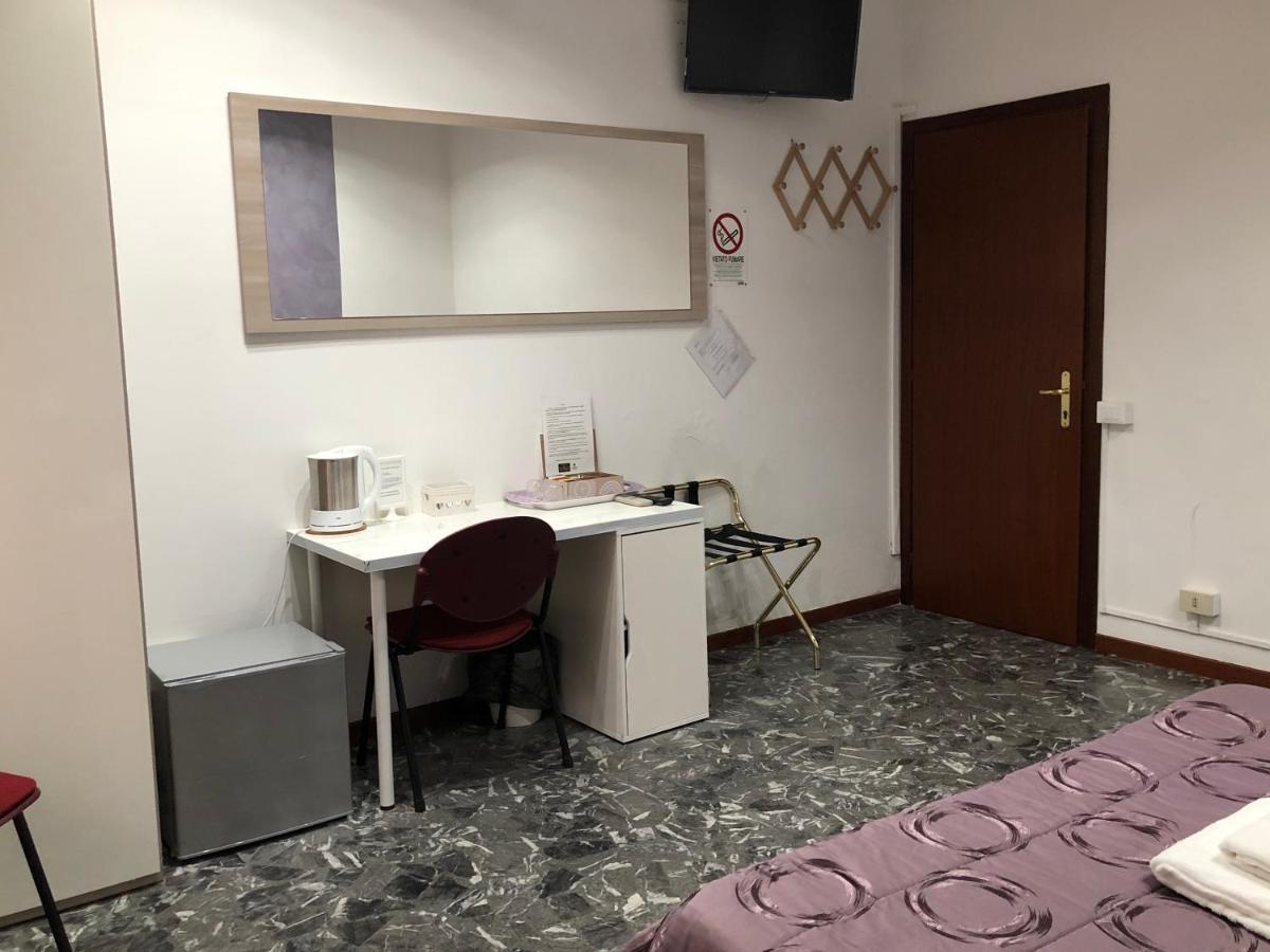 Maxim Rooms Roma Ngoại thất bức ảnh